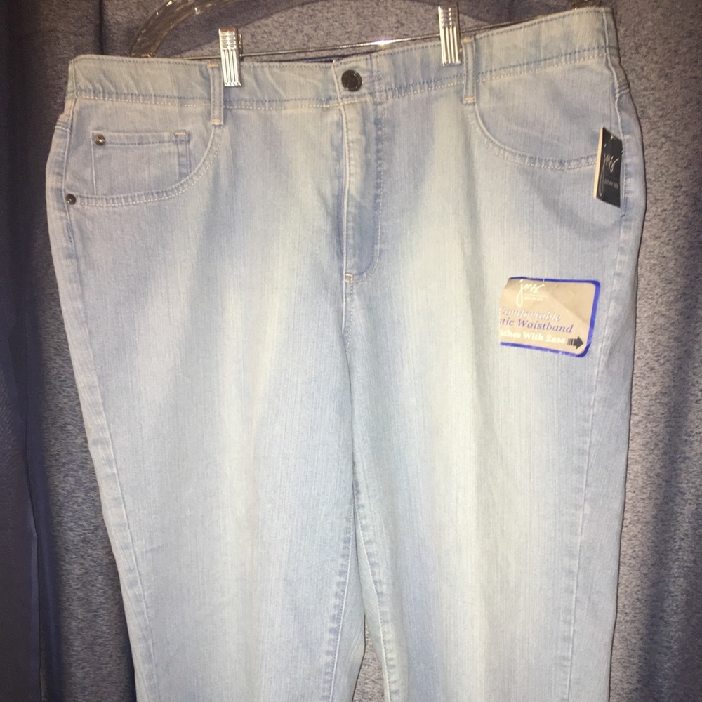 Just my size Denim capris NWT